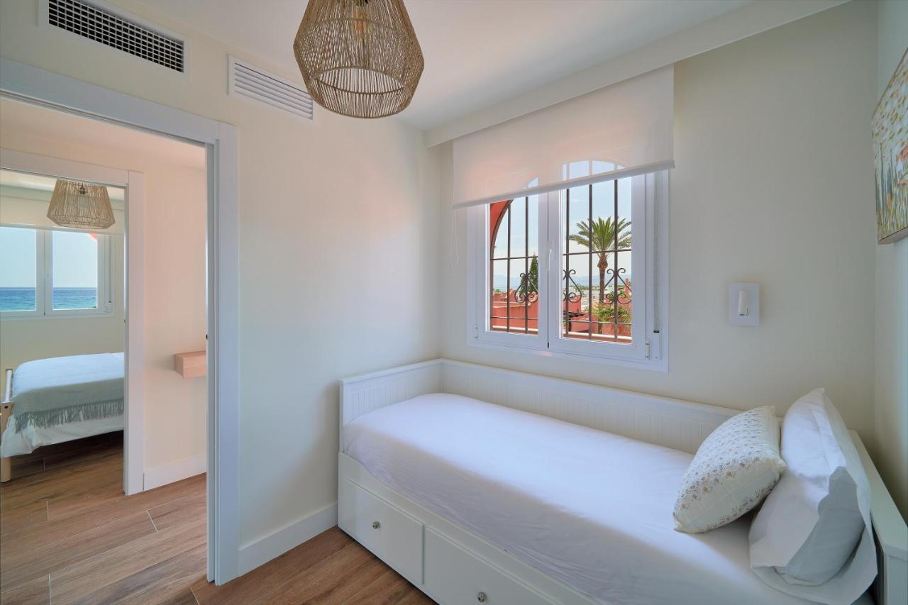 Sea Suite Beachfront Марбелья Екстер'єр фото