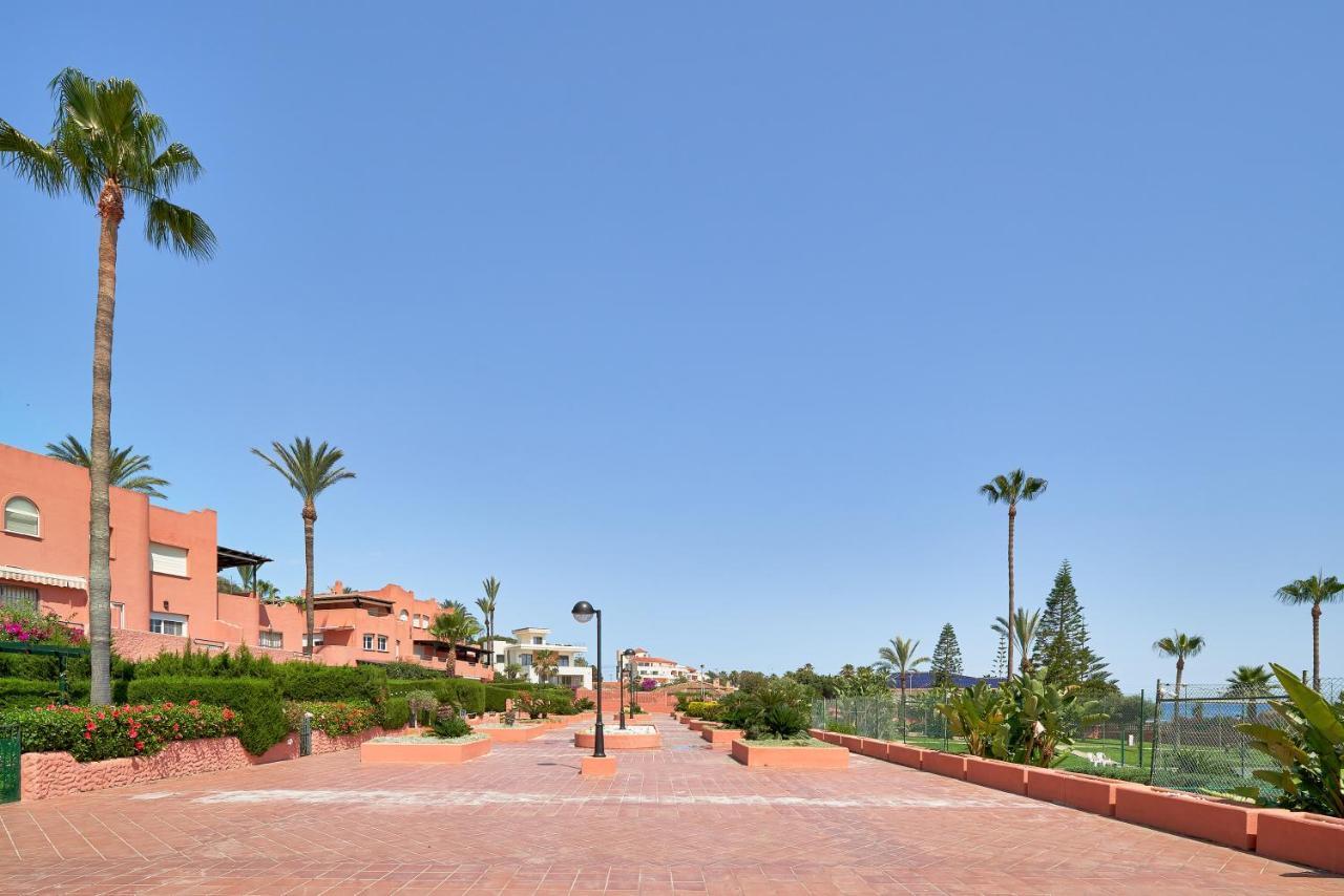 Sea Suite Beachfront Марбелья Екстер'єр фото
